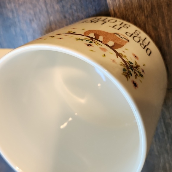 Drop it like it's sloth mug - Picture 7 of 7